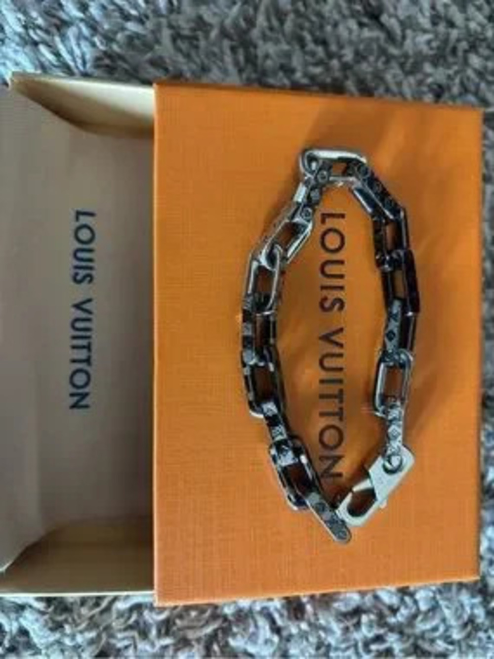 &Louis Vuitton Black and Silver Chain Link Bracelet